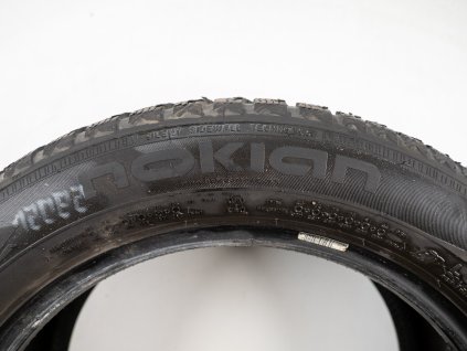 Zimní Nokian 205/55R16 - 4ks  - vzorek cca 5,4 mm