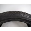 Zimní Pirelli 235/40R20 - 2ks  - vzorek cca 6,5 mm