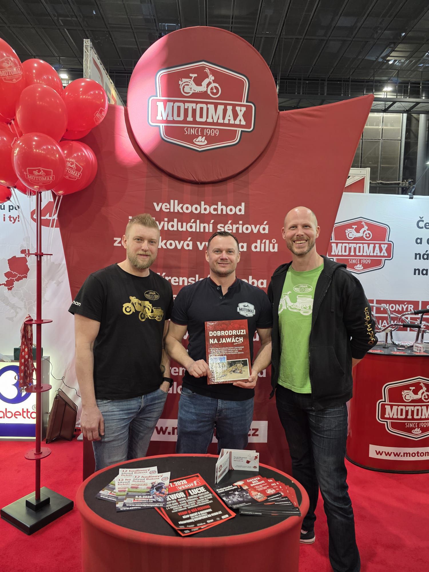 Dobrodruzi na Jawách