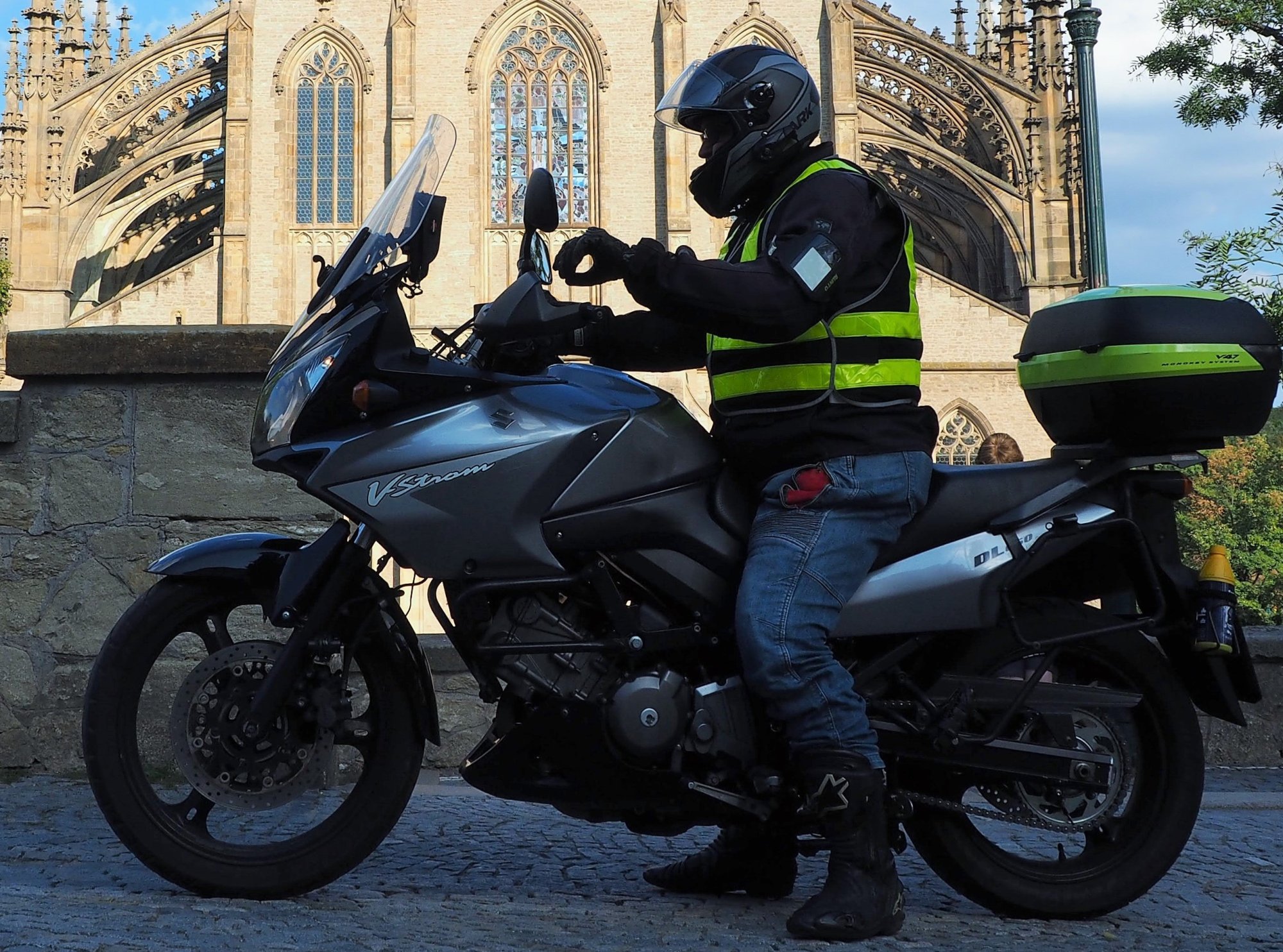 Reflexní vesty Lifetex a bezpečnost motorkářůp