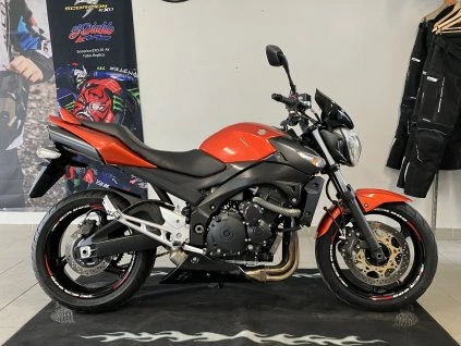 Suzuki GSR 600