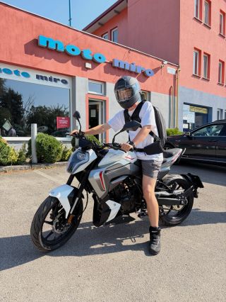 🏍️ Začína sa nová motorkárska kapitola. Dnes sme odovzdali MORBIDELLI F 125 mladému jazdcovi. 🏍️ Prajeme mu množstvo...