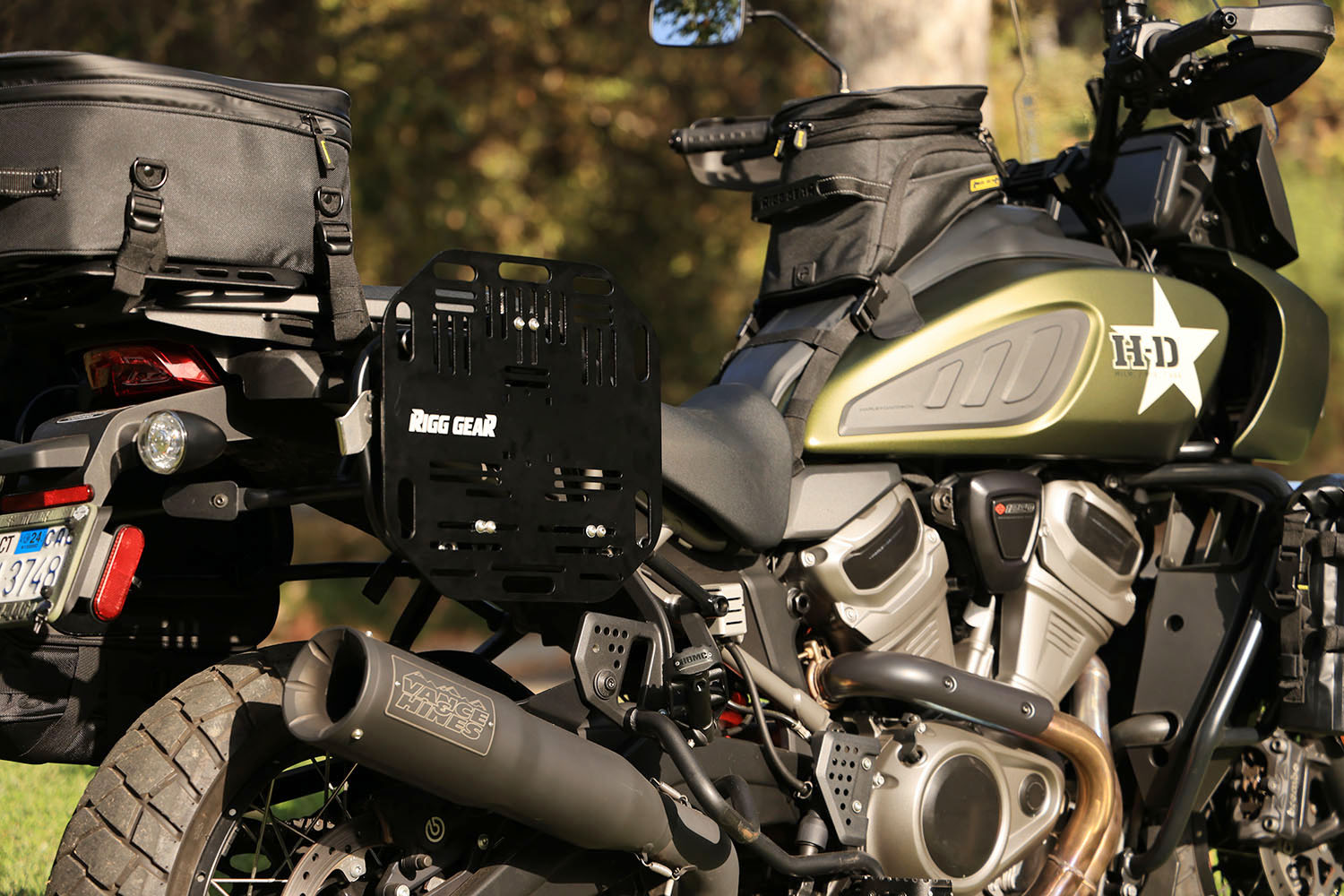 Jak s Nelson-Rigg získáte rychloupínací systém pro Adventure brašny