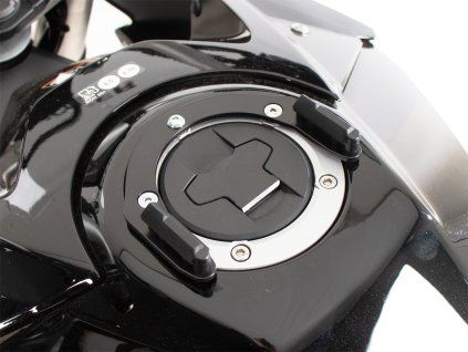 5163553 00 01 Drzak na tankvak pro Suzuki V Strom 800 DE (23 25) BASIC
