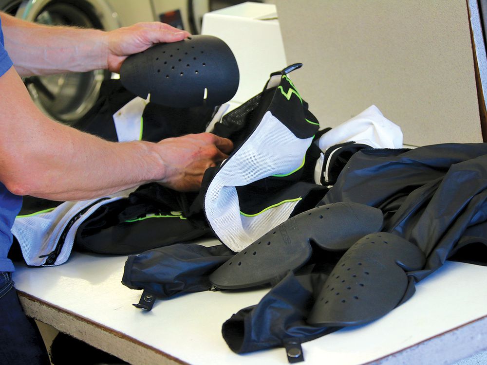 Textil motoros ruházat karbantartása