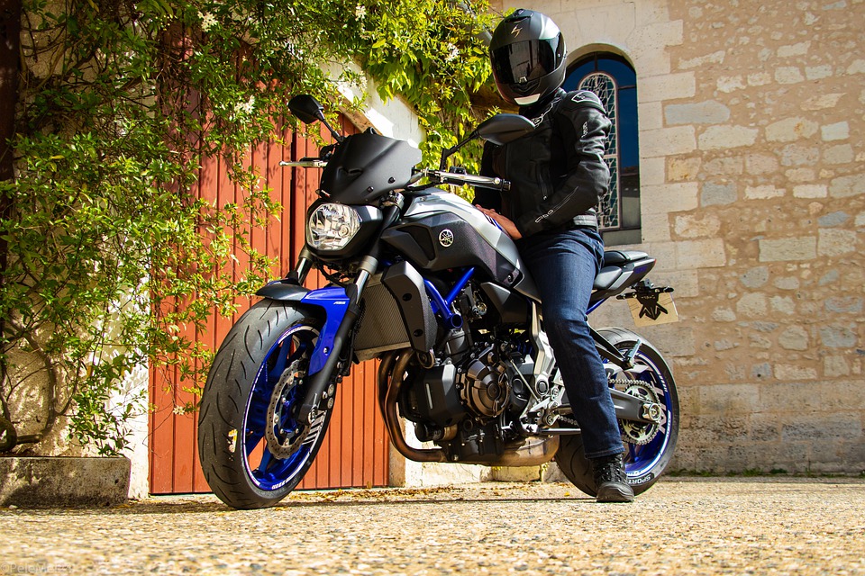 A biztonság a főszerepben. Helyzetek, amelyeket a megfelelő motoros felszerelésnek köszönhetően sikerült kezelni