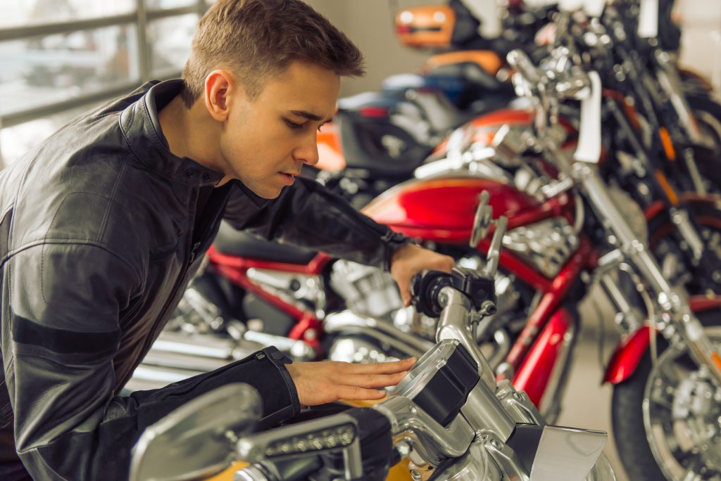 Mit kell ellenőrizni motorvásárlás előtt?