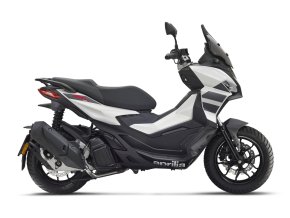 Aprilia SR GT Urban 125 Opalescent Light Lat dx 76700 1035x800 1
