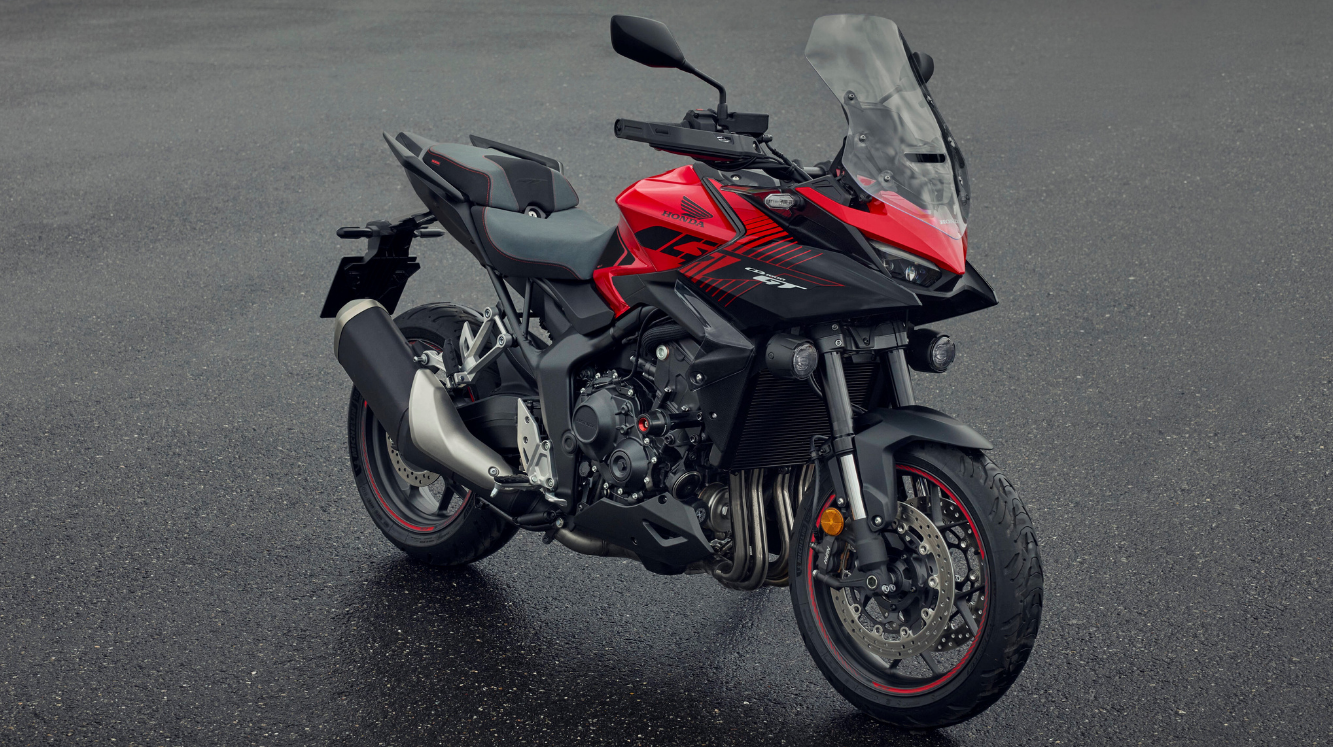 Výkon Fireblade, komfort na dlouhé trasy: seznamte se s Hondou CB1000GT pro rok 2026