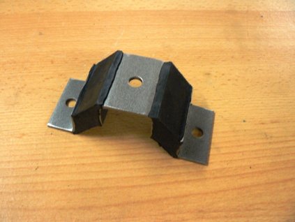 Silentblock unter das Boot /Brücke/