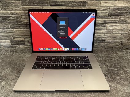 MacBook Pro 15” 2017 Space Gray | Intel Core i7, 16GB, 500GB
