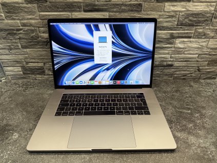 MacBook Pro 15” 2017 Space Gray | Intel Core i7, 16GB, 256GB