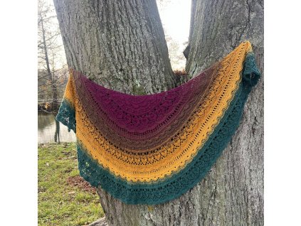 Ručně háčkovaný šátek z klubíčka z ČESKÉHO RÁJE