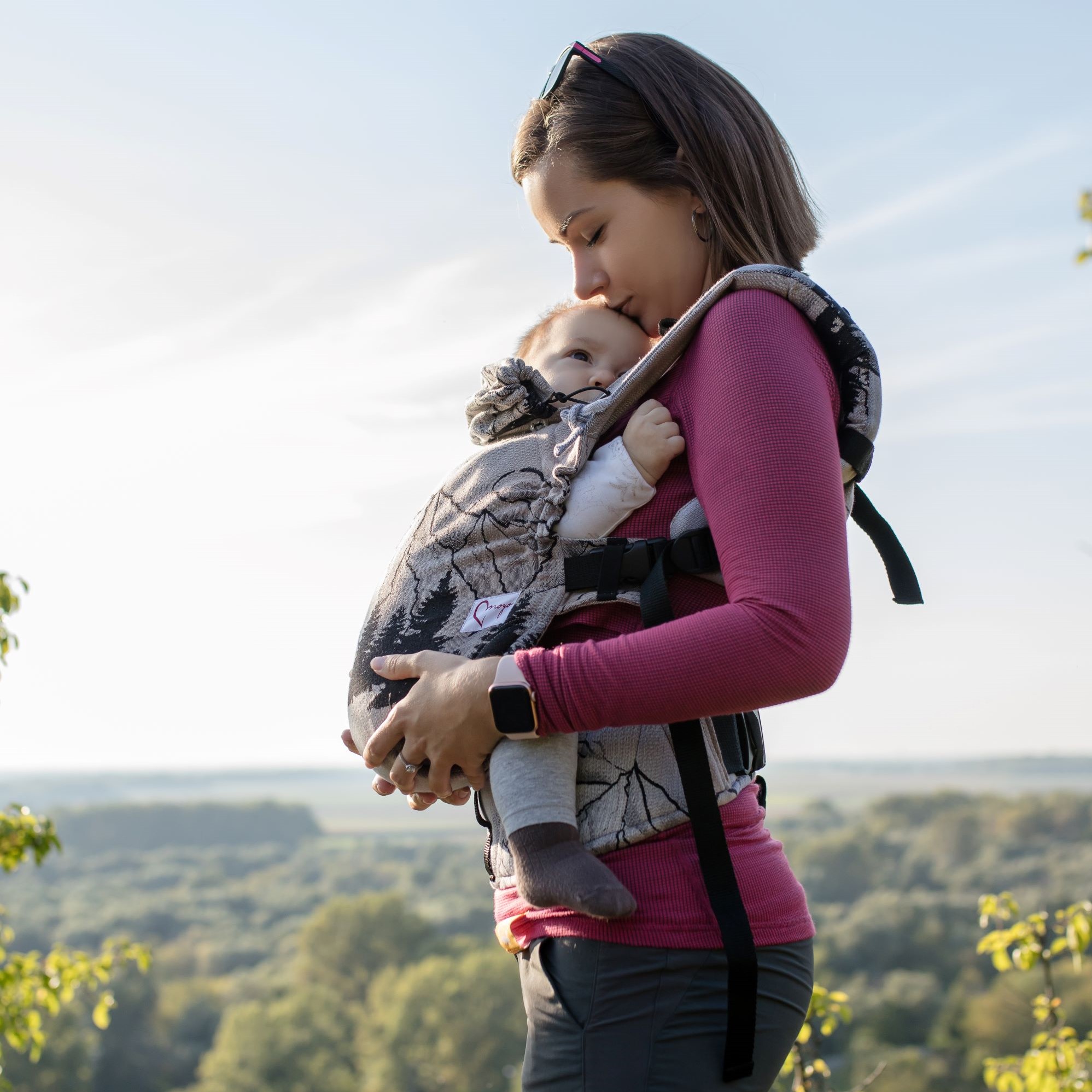 Moyo ergonomikcý nosič pre zdravé a pohodlné nosenie detí