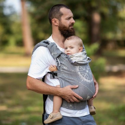 Nosič Moyo UNI Sailor Pacific – ergonomický nosič od narodenia pre pohodlné nosenie bábätka.