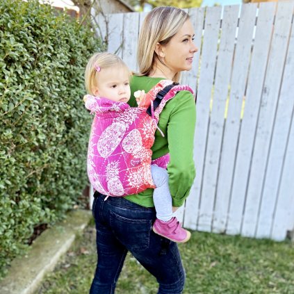 ergonomický nosič MoyOnbu bez bedrového pásu – nosenie dieťaťa na chrbte