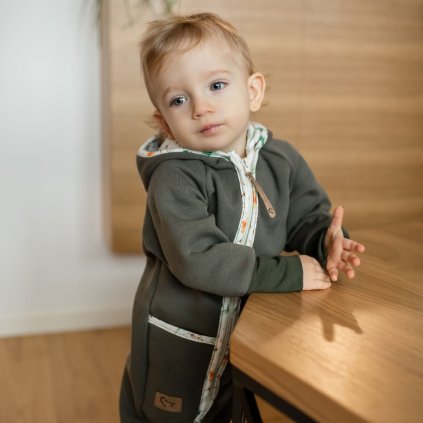 detský teplákový overal Arizona na dieťati