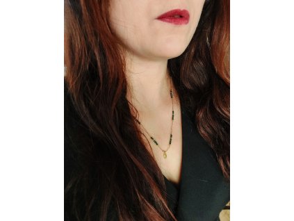 NÁHRDELNÍK MALACHIT S MEDAILONKEM