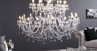 Lustr udělá z osvětlení hru světel a designu