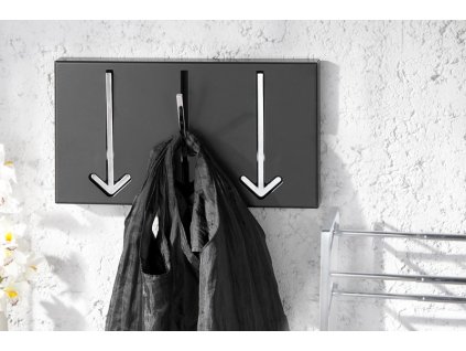 Moderní nástěnný věšák - Šipka, velký černý