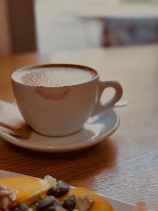 Na kafe plné lásky se za námi můžete zastavit i zítra, budeme tady 9-12. 💕 #mrcoffeezlin #coffeelover #valentyn #zlin...