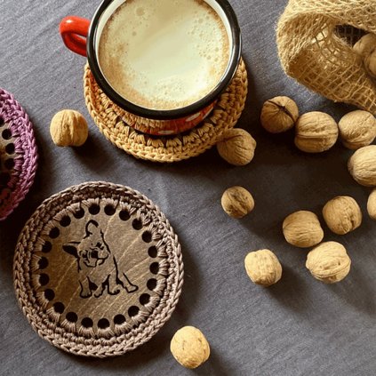 Dekorace jako háčkovaný podšálek pro dva