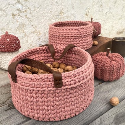 pink basket (2500 x 2500 px) 23