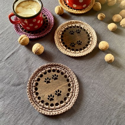 Háčkované podšálky pro čtyři s tlapkami