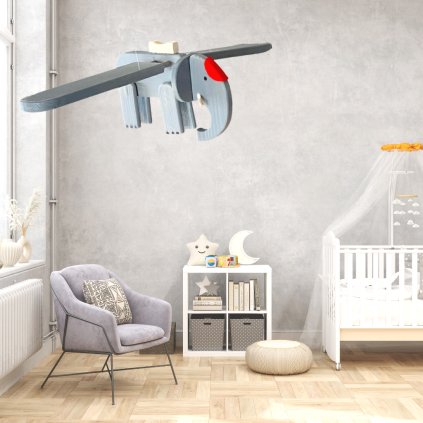 Šedý dřevěný slon s křídly na zavěšení