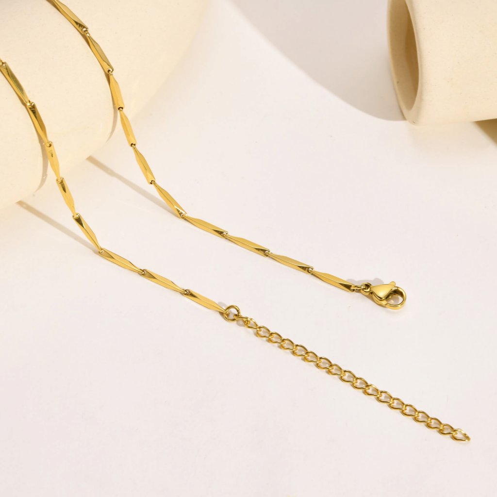 Módny elegantný jemný dámsky náhrdelník z chirurgickej ocele
