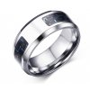 Carbon prsteň z chirurgickej ocele s karbónovými vláknami po obvode