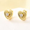 Romantické srdiečkové náušnice s čírym zirkónom – zlatá povrchová úprava