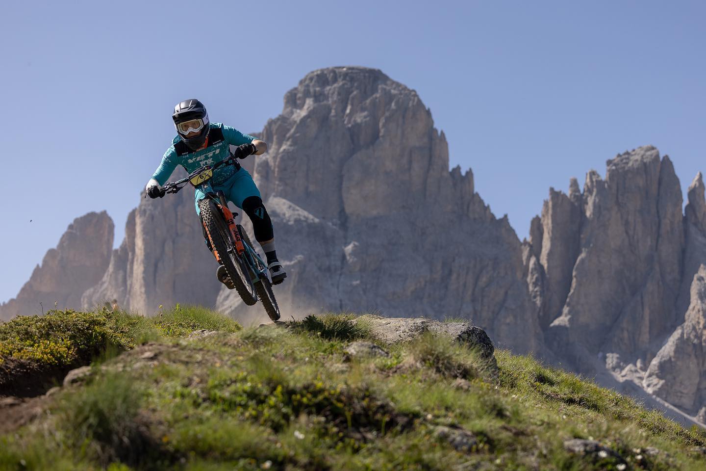 Plášte a tlaky profi Enduro a DH bikerov