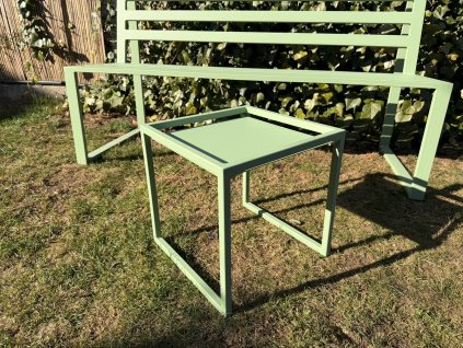 Odkládací stolek Livon