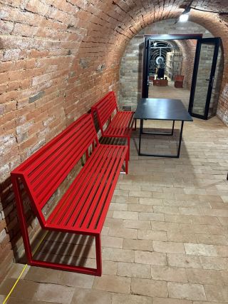 Lavice Urbano ve @vinohort 🤩 Tam se to 🍷 bude pít krásně💫 Děkujeme! 👨‍🏭🙋‍♀️ #mtcrafts #kovovýroba #posezení #víno...