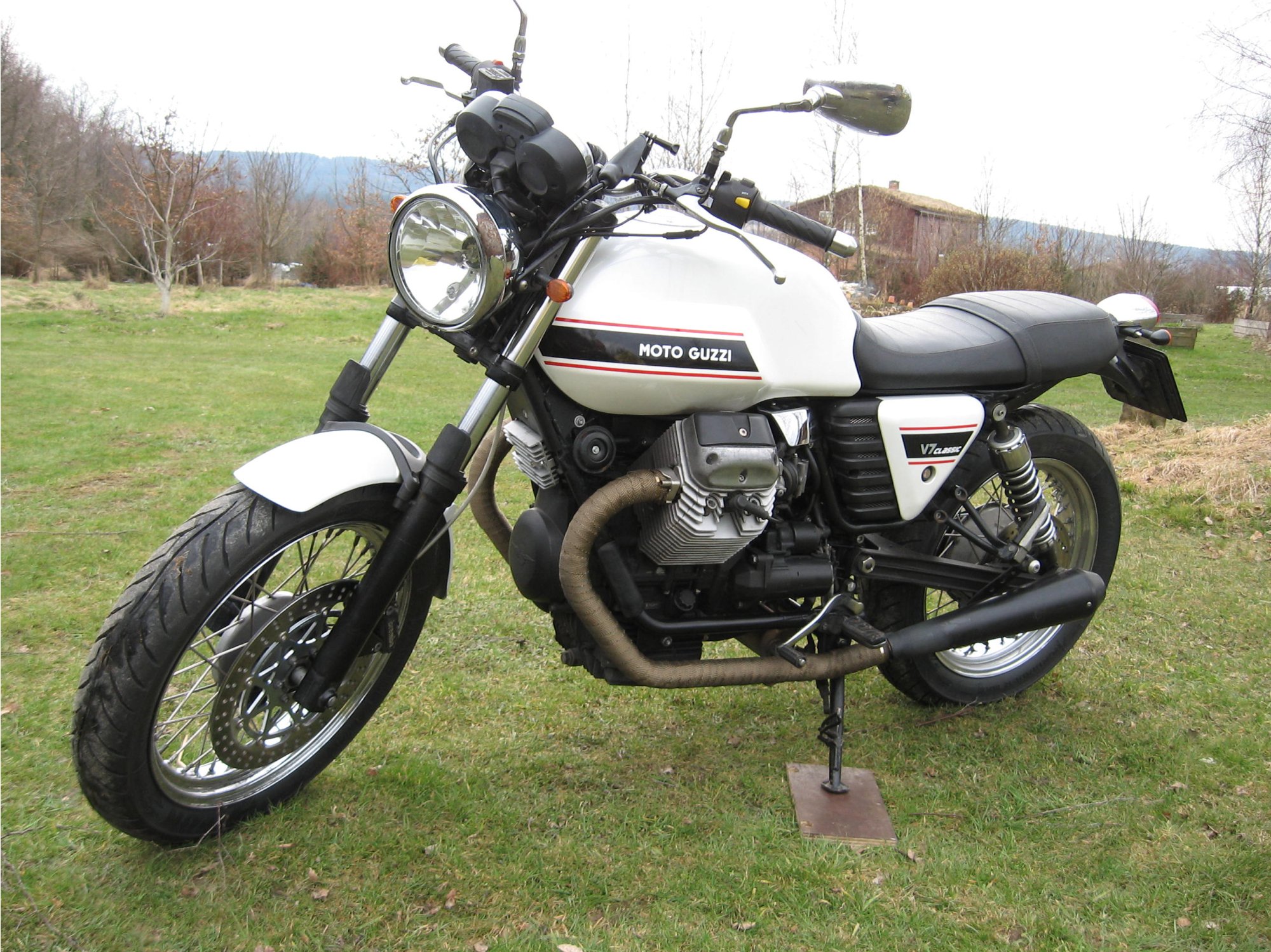 MOTO GUZZI  V7