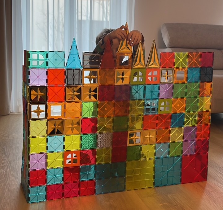 Ako sa dá s magnetickou stavebnicou hrať?
