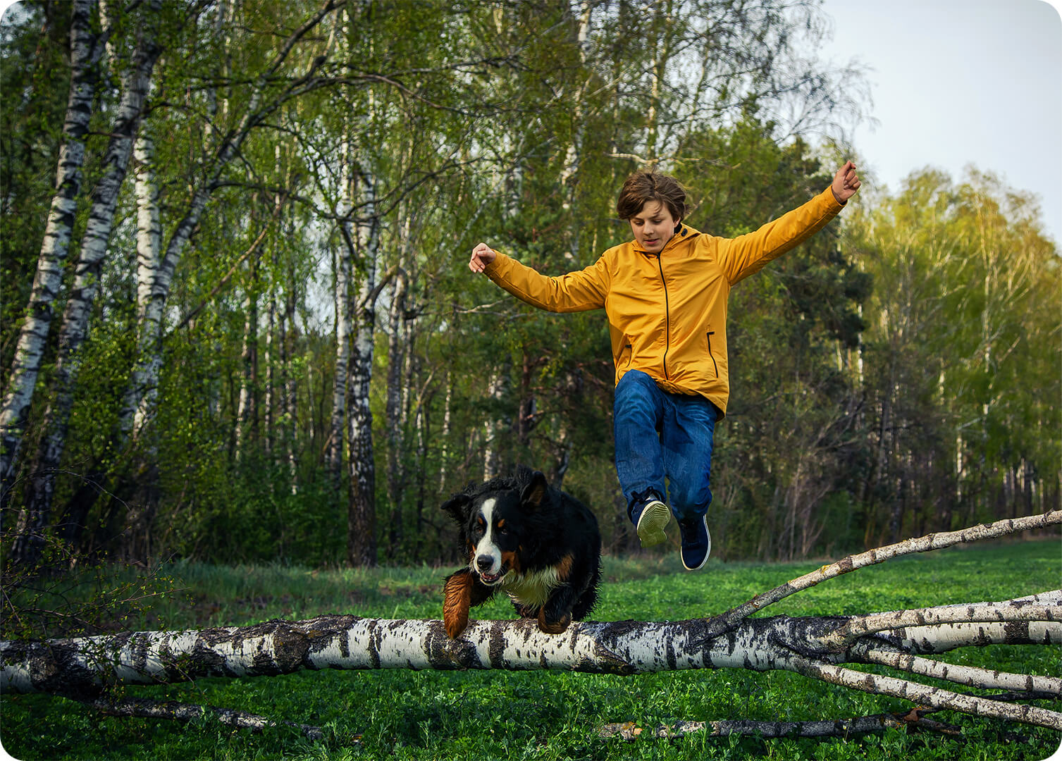 Keep kiddos entertained with obstacle courses! See our tips