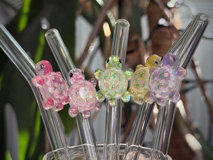 Skleněné brčko se želvičkou