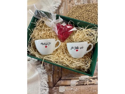 Dárková sada Miluji Tě - Já tebe víc + červené srdíčko plněné lískovkou