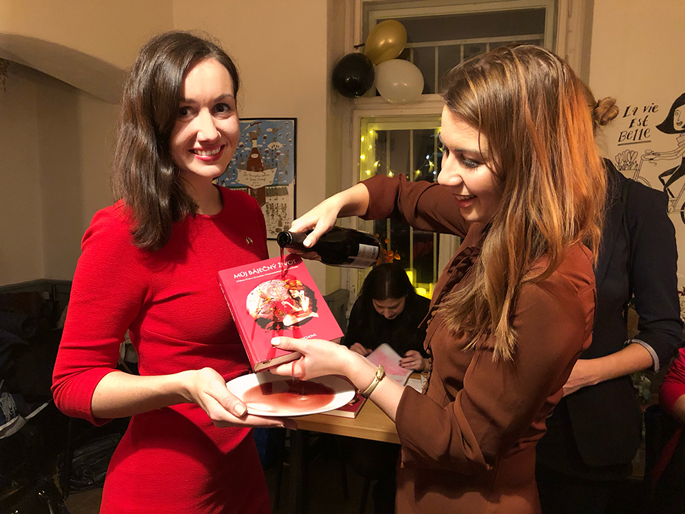 Můj báječný život se křtil francouzským vínem