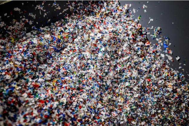 Jak a proč se plast stal součástí našeho světa?