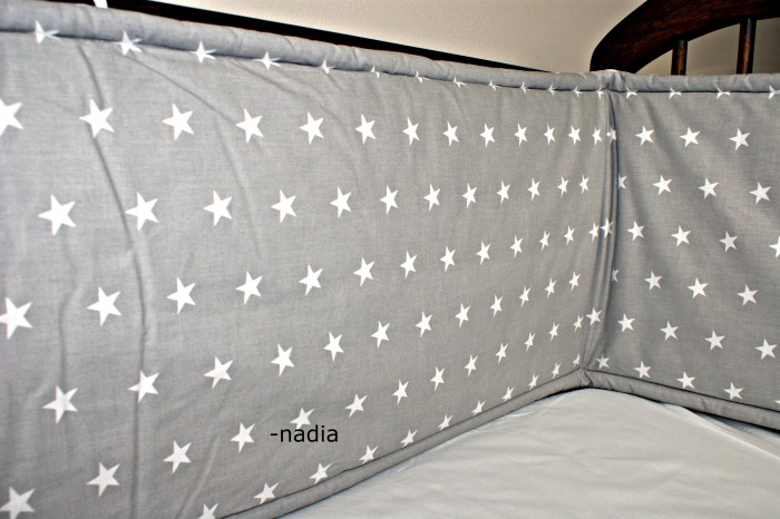 Jak vybrat správný mantinel do postýlky pro vaše miminko