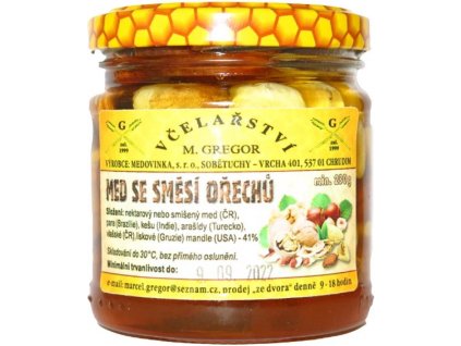 směs ořechů v medu