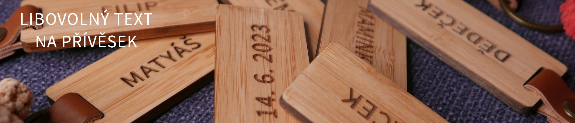 Personalizované dřevěné jmenovky