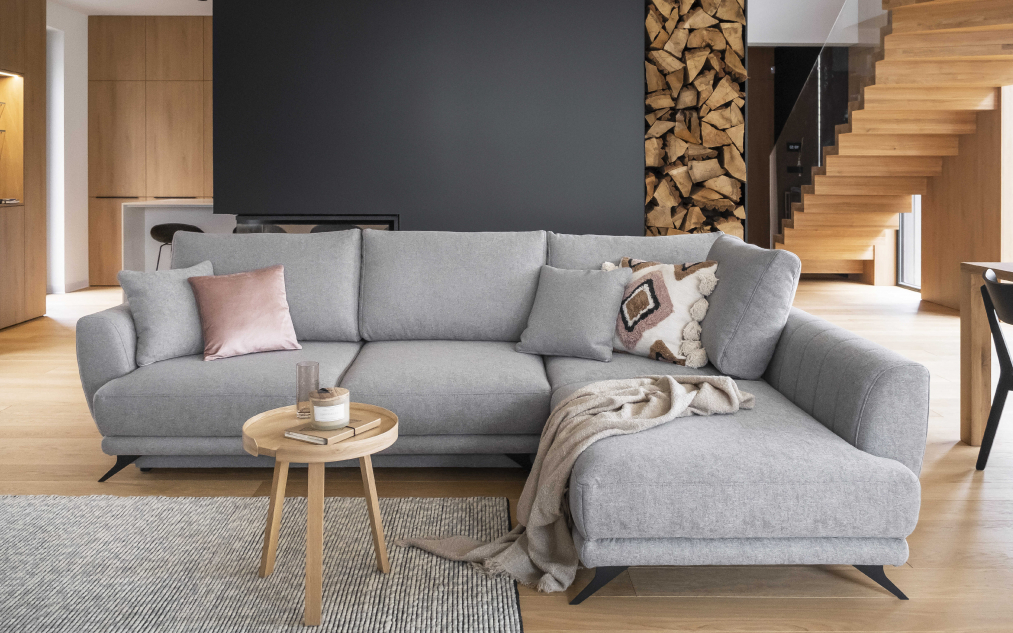 Moderní pohovka do malého i velkého obývacího pokoje