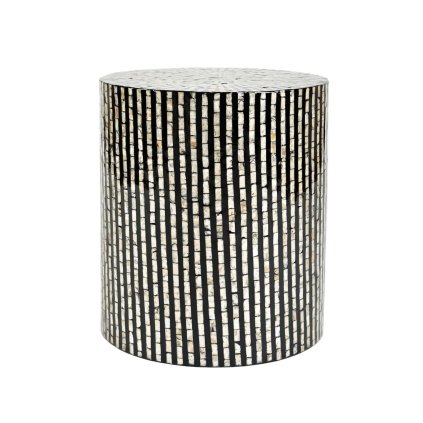 Okouzlující stolek Avola AV1730 28B, v černém provedení