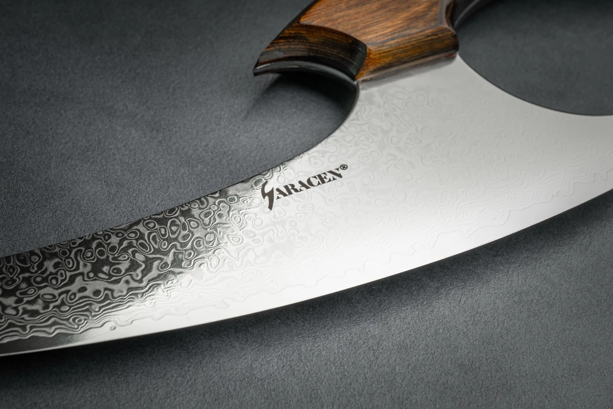Čím je nůž Saracen výjimečný?
