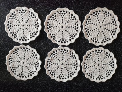 Ručně háčkovaná bílá dečka vel. 13cm