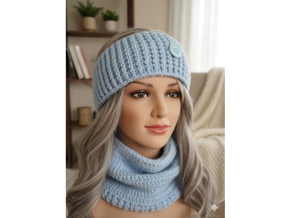 Ručně háčkovaný nákrčník světle modrá